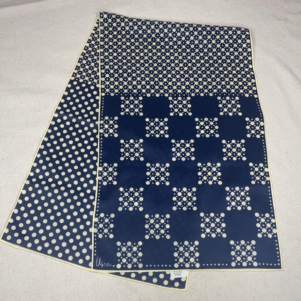 Vera Scarf